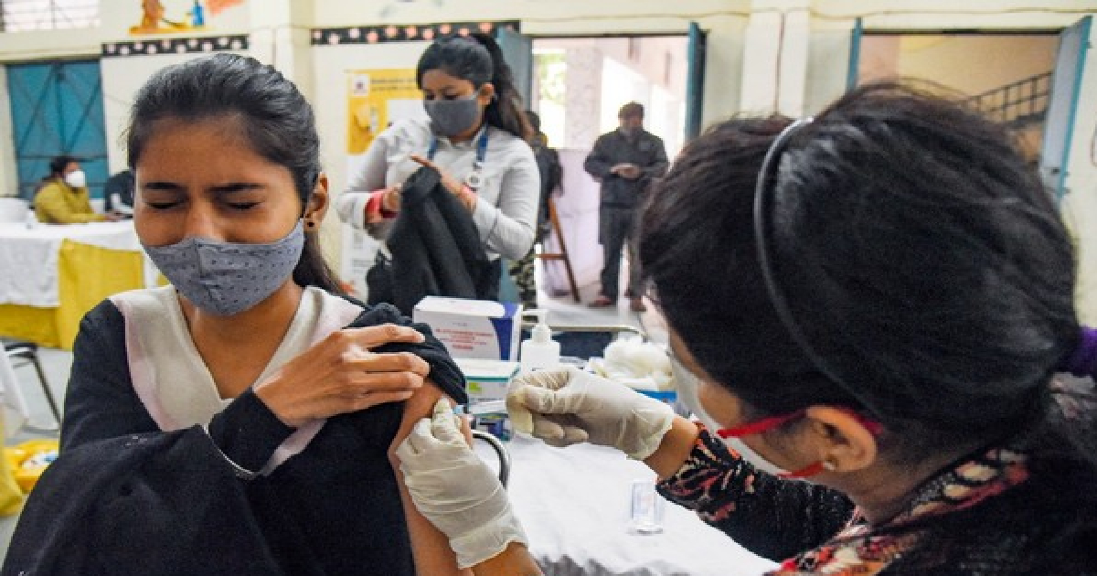 Over 3.5 cr children between 15-18 receive 1st dose of COVID vaccine in India so far